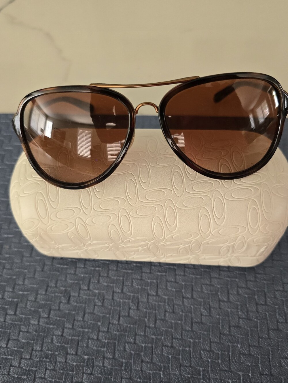 Oakley Tortoise Frames with Brown Gradient Lenses - Picture 5 of 5